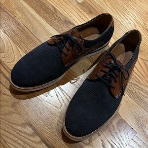 Like New Men's Navy Oxford Shoes